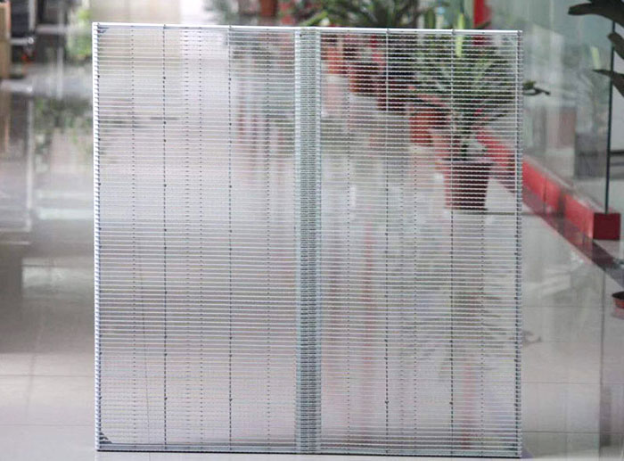Kuidas saavutab LED-võrkekraan nii läbipaistvuse kui ka pildi detailsuse?